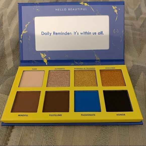 🌺 CHELLA Limited Edition Eyeshadow Palette - Picture 2 of 7